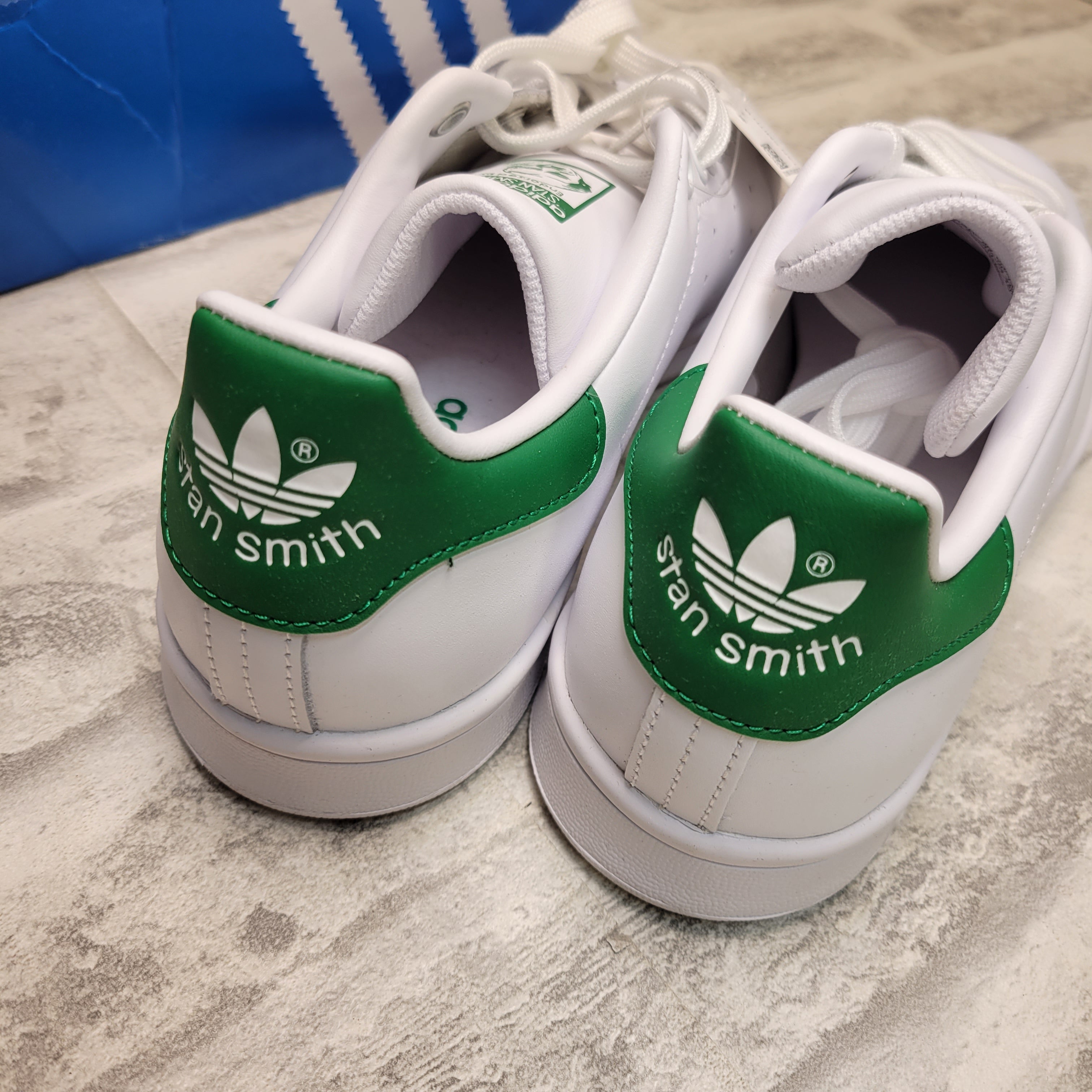 ADIDAS Womens Stan Smith Fairway Sneaker B24105, 8.5 White/Green (7922123768046)
